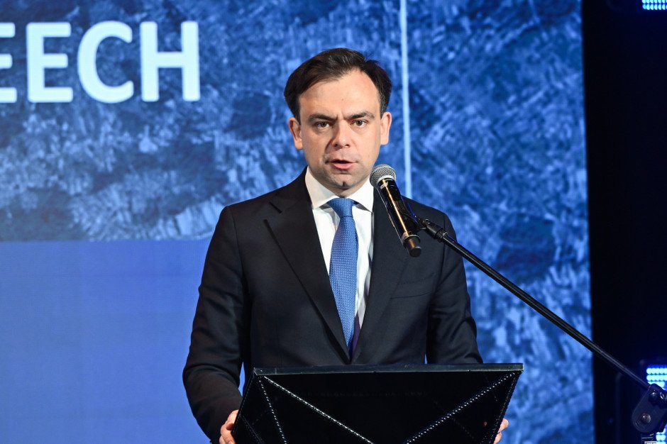 520899_r0_940_1745734658