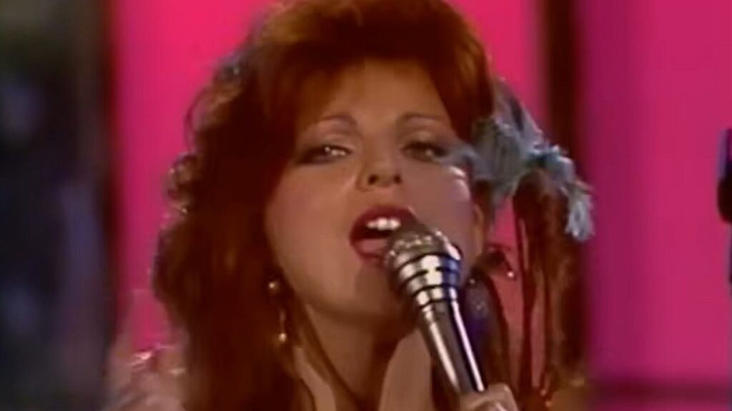 Bya_gwiazd_PRL-u._Tak_dzi_wyglda_Elbieta_Dmoch_1746369032