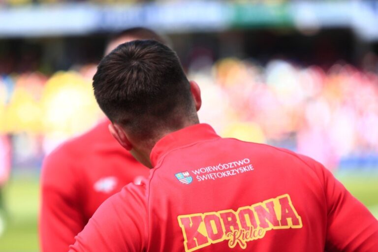 Kadry_Korony_przed_meczem_z_GKS_Katowice_kto_zagra_a_kto_nie_tyl_wyostrzony_1746198046