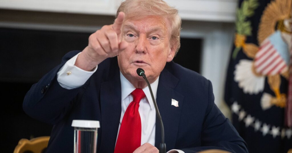 Donald_Trump_ponownie_na_corocznych_badaniach_w_kl