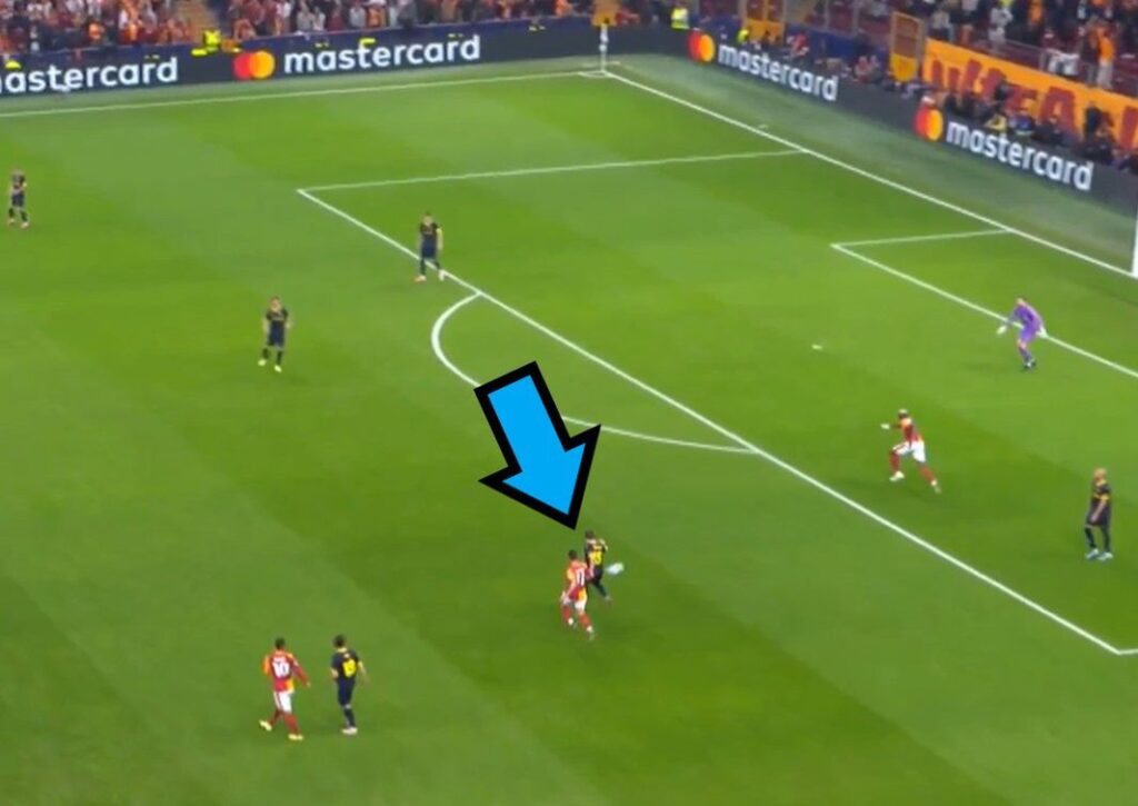 Kuriozalny_gol_Osimhena_w_Lidze_Mistrzów__Niezwykł