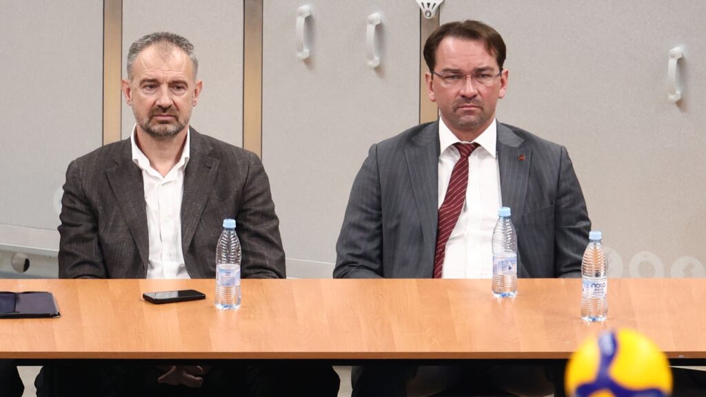 Nikola_Grbić_obserwuje_thriller_PlusLigi__Energa_T