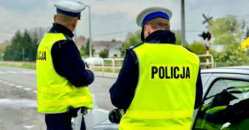 Nowy_obowiązek_dla_15_mln_kierowców_seniorów__bada