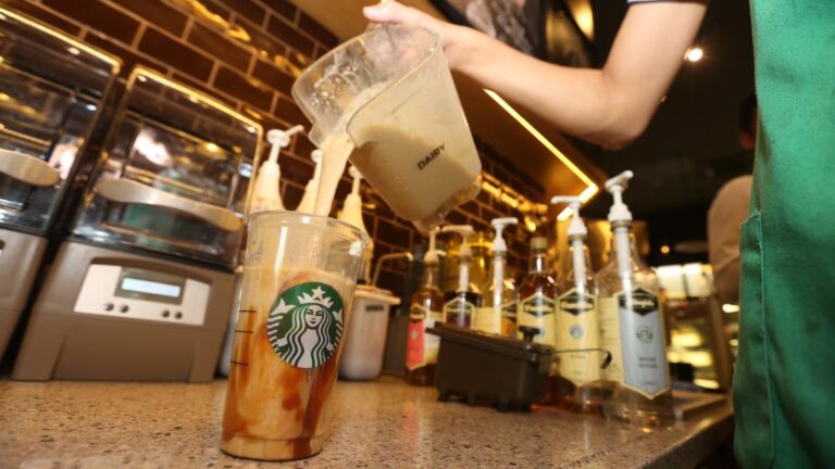 Bezterminowy_strajk_baristów_Starbucks_w_USA_zaczy