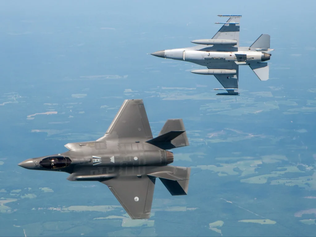 Skandynawska_twierdza__ponad_200_myśliwców_dla_obr