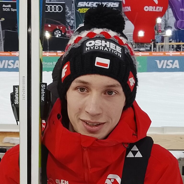 Tomasiak walczy o medal! Polak na 4. miejscu po pierwszej serii olimpijskiej na skoczni normalnej