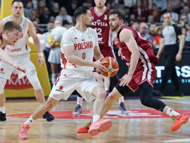 Jordan Lloyd bohaterem! Rzut z syreną dał Polsce wygraną z Łotwą 84:82