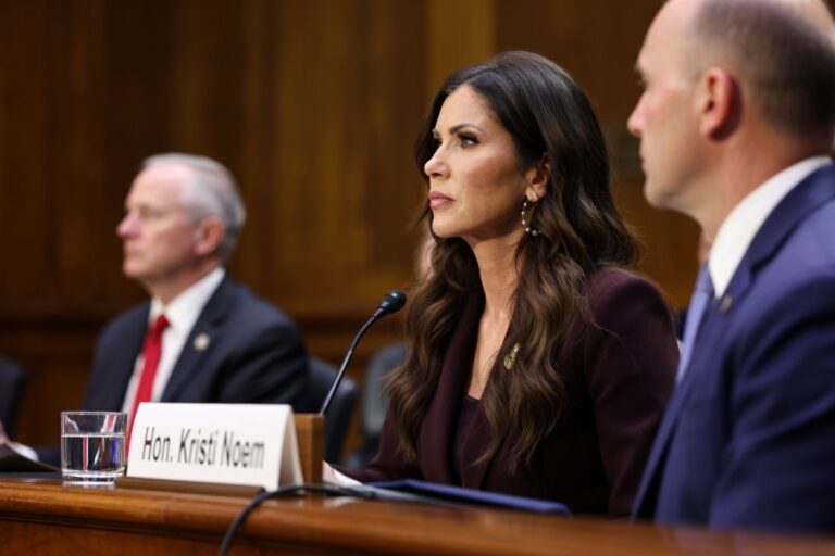 Trump odwołał Kristi Noem z funkcji szefowej bezpieczeństwa USA. Na jej miejsce idzie senator z Oklahomy