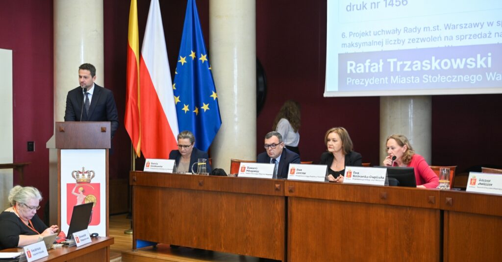 Warszawa wprowadza nocną prohibicję od czerwca. 57 radnych za, tylko 2 przeciw